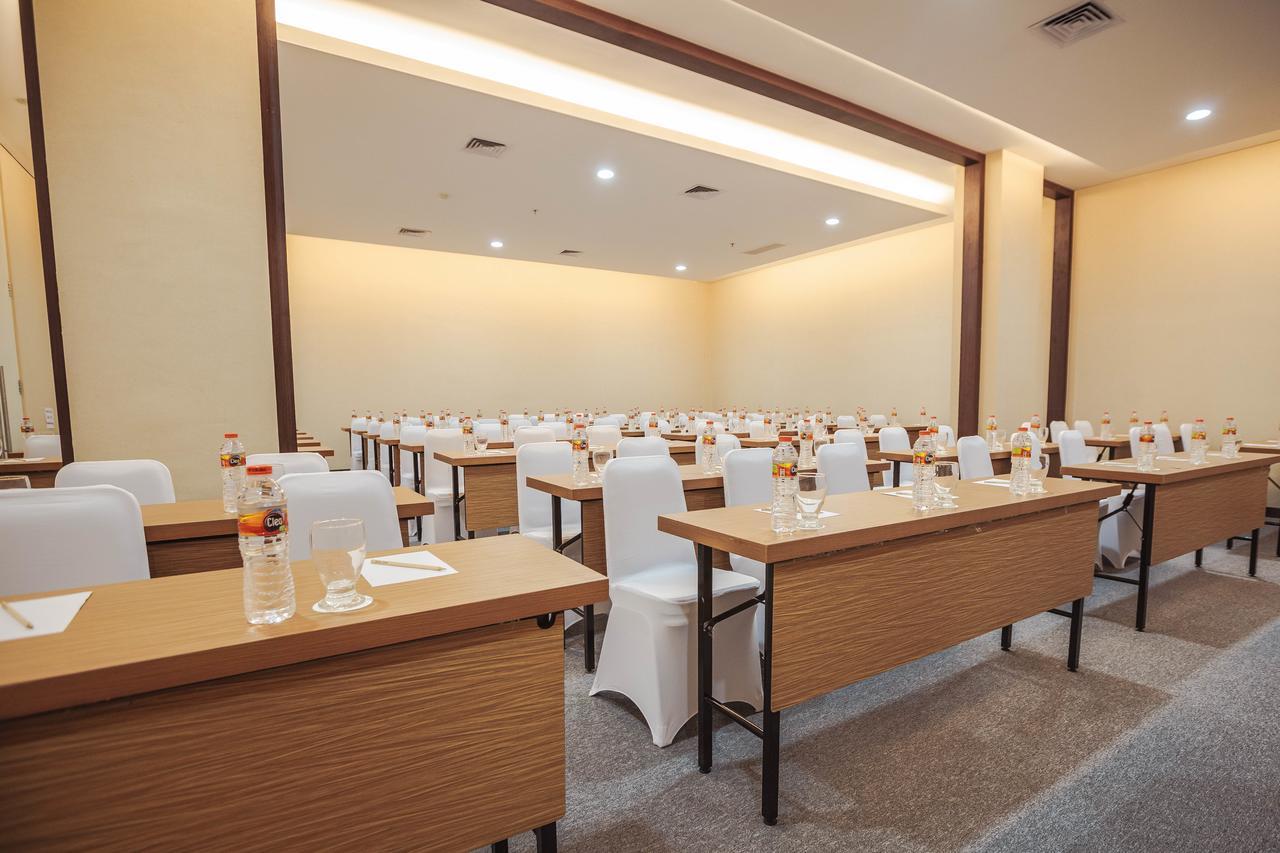 Whiz Prime Hotel Sudirman Μακασάρ Εξωτερικό φωτογραφία
