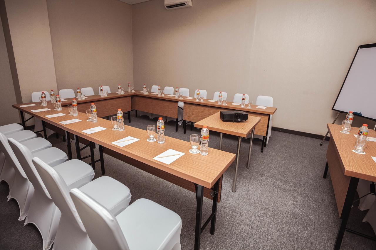 Whiz Prime Hotel Sudirman Μακασάρ Εξωτερικό φωτογραφία