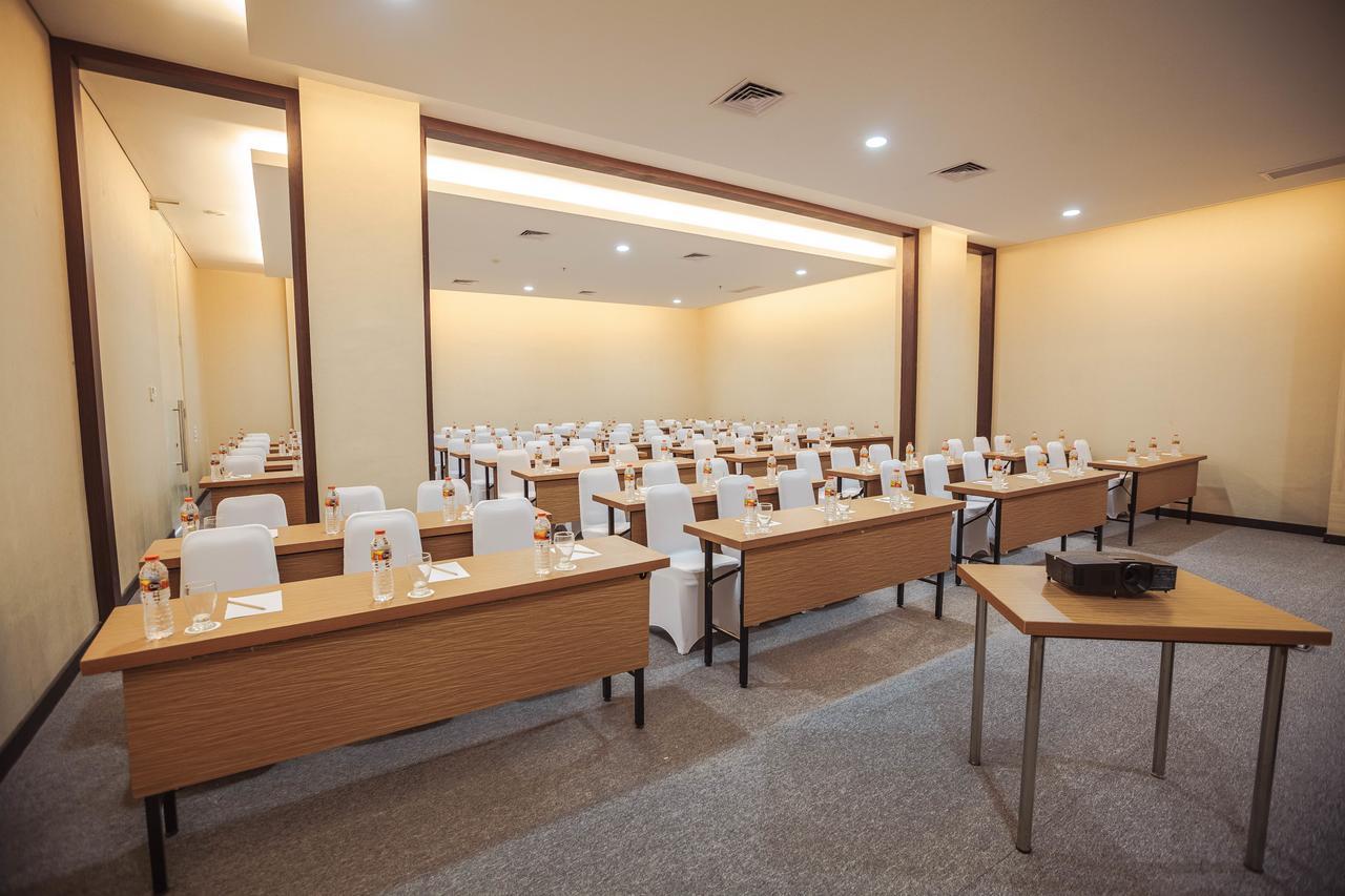 Whiz Prime Hotel Sudirman Μακασάρ Εξωτερικό φωτογραφία