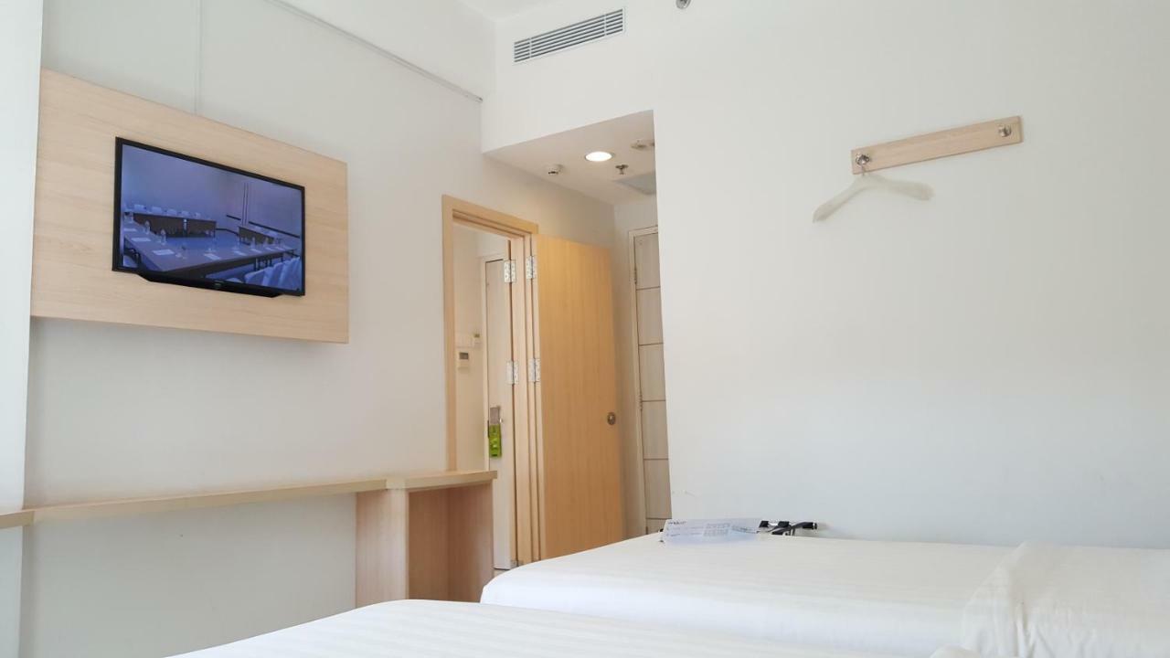 Whiz Prime Hotel Sudirman Μακασάρ Εξωτερικό φωτογραφία